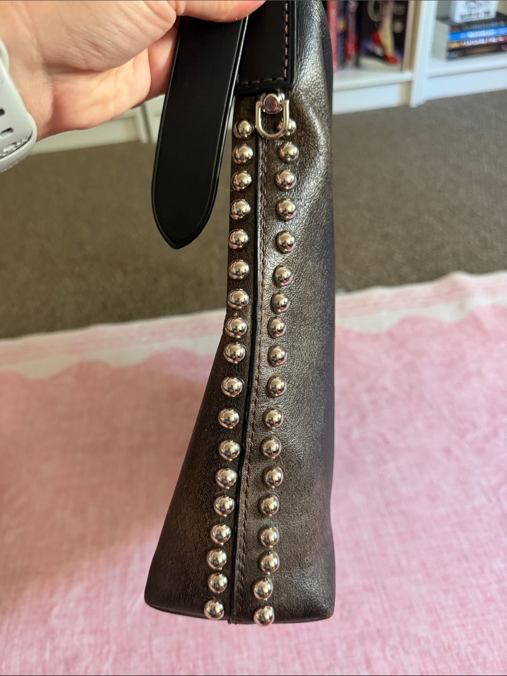 Coach Mott Messenger 38 Loved Leather - Modified - Picture 2 of 8